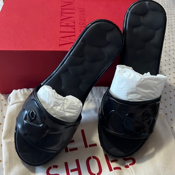 Valentino slides - Picture 2 of 8